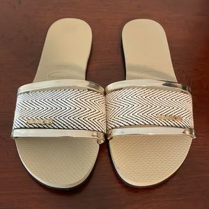 Havaianas Slides size 9/10W